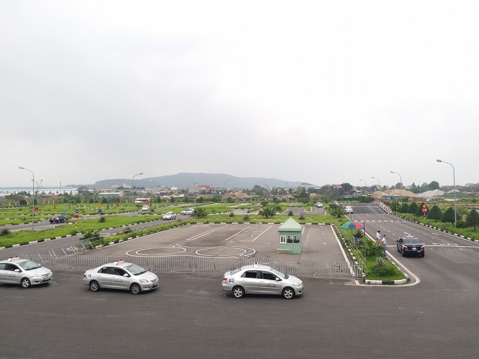 hình ảnh bãi tập lái xe Nguyễn Xiển