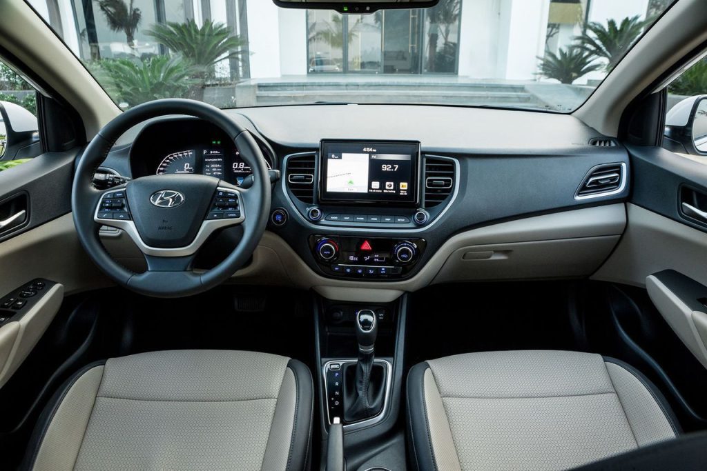 Nội thất tiện nghi trên Hyundai Accent
